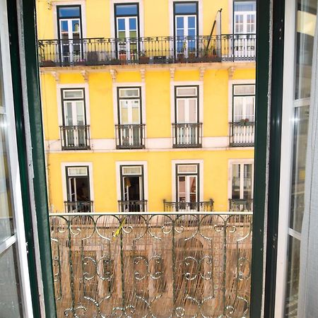 Shared Apartment With Bright Private Patio In Lisboa Екстер'єр фото