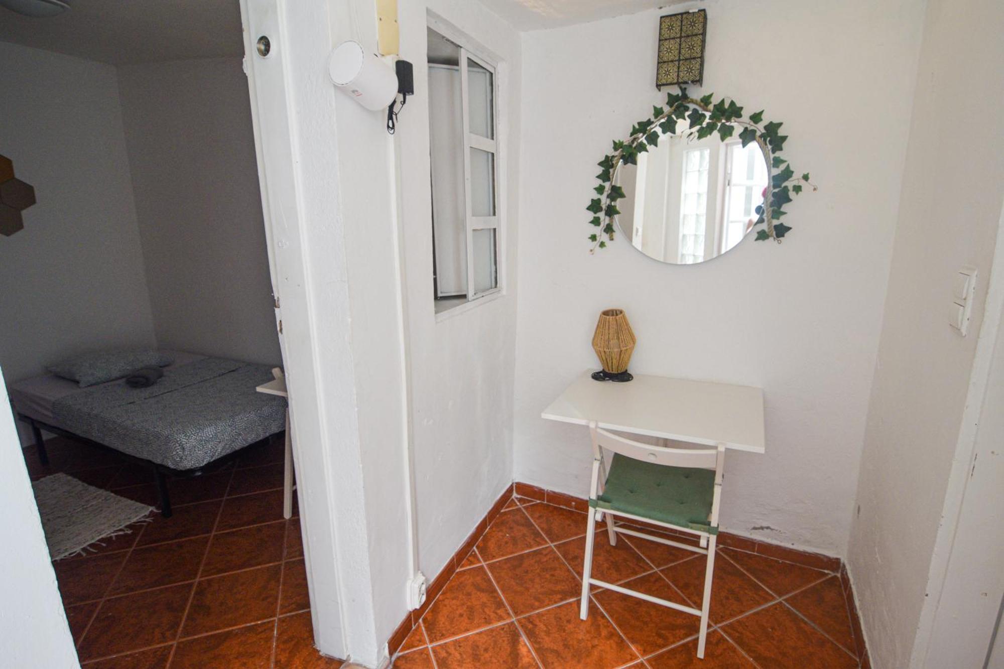 Shared Apartment With Bright Private Patio In Lisboa Екстер'єр фото