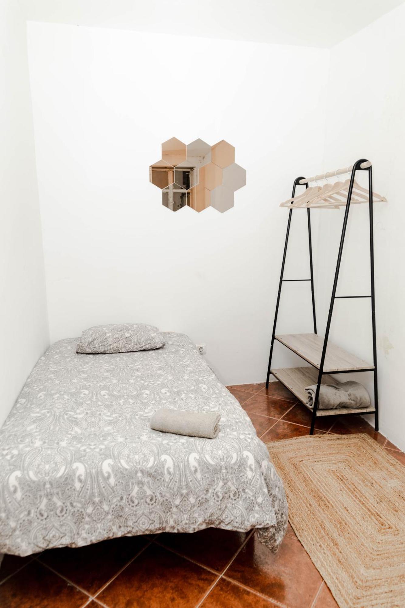 Shared Apartment With Bright Private Patio In Lisboa Екстер'єр фото