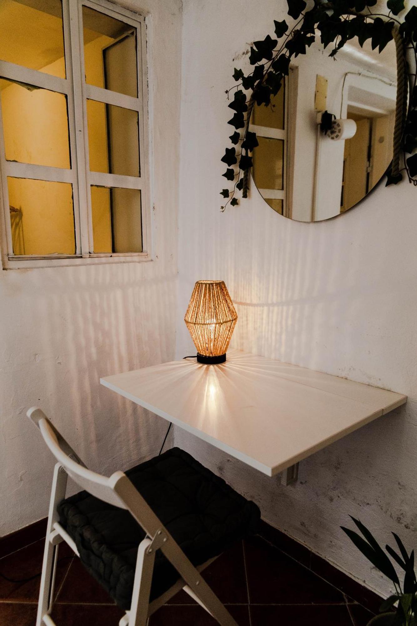 Shared Apartment With Bright Private Patio In Lisboa Екстер'єр фото